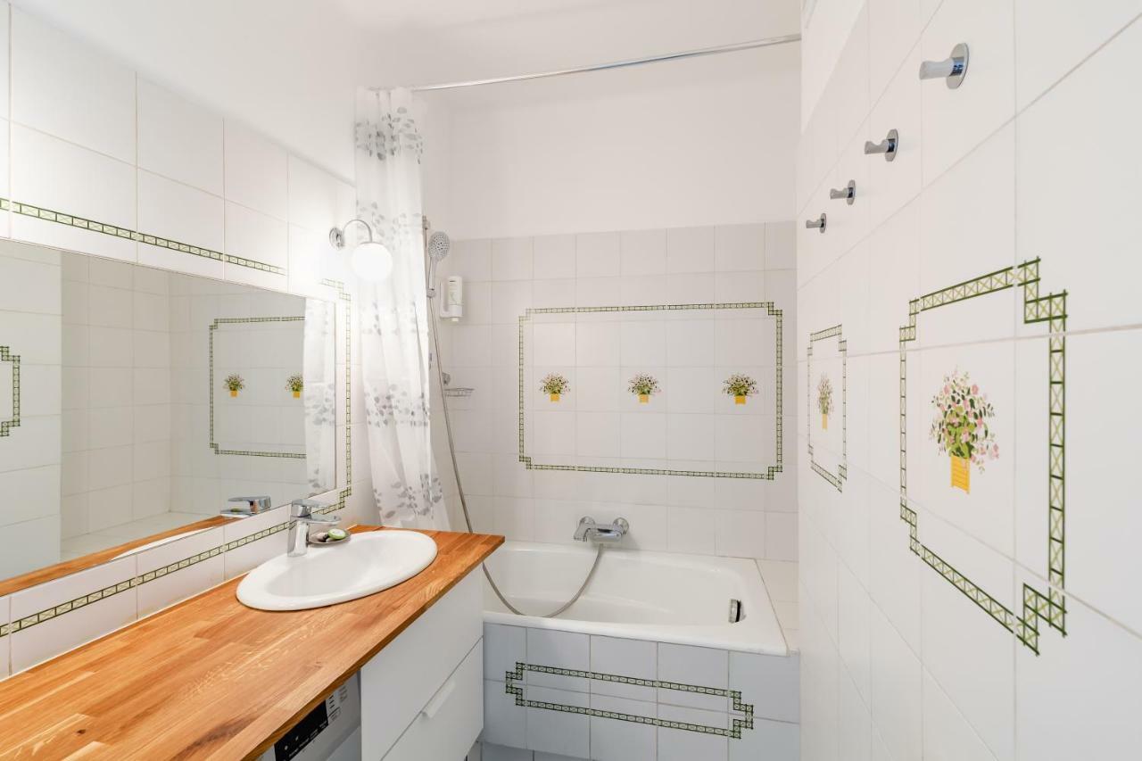 Teo Sud Les Balcons Du Nouveau Marseille, Lumineux, Spacieux Et Bien Equipe * Marseilles